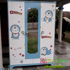 Lemari Pakaian Minimalis Anak Doraemon